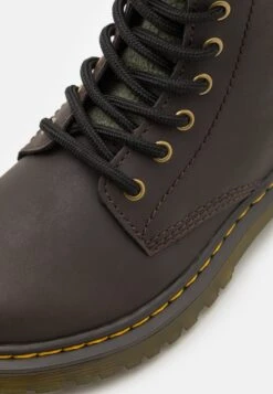 Dr. Martens 1460 Collar Unisex - Veterboots - Dark Brown/Khaki Green 11 Dr. Martens 1460 Collar Unisex - Veterboots - Dark Brown/Khaki Green -Bootsmith Hub Verkoopwinkel 9ad59a5993d542d9acca492a368eb5cc