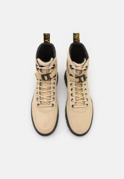 Dr. Martens Combs Tech Unisex - Enkellaarsjes Met Plateauzool - Light Tan -Bootsmith Hub Verkoopwinkel 9ec529f1b5354ffca4511926d8760a5e