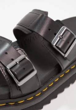 Dr. Martens Myles Slide - Muiltjes - Black -Bootsmith Hub Verkoopwinkel a6121997905a4245bcacf5eb0199f5e7