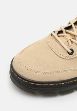 Dr. Martens Combs Tech Unisex - Enkellaarsjes Met Plateauzool - Light Tan -Bootsmith Hub Verkoopwinkel a7ff416fc1a446ba8b5db3fc0cccb489