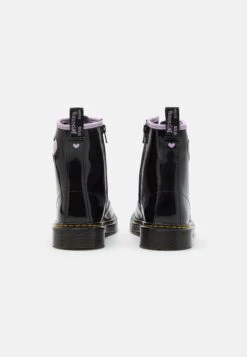 Dr. Martens 1460 Y - Veterboots - Black/Lilac 8 Dr. Martens 1460 Y - Veterboots - Black/Lilac -Bootsmith Hub Verkoopwinkel aad32d47c4e3479d8789d06debd042ab