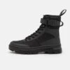 Dr. Martens Combs Tech -8 Eye Boot Unisex - Veterboots - Black