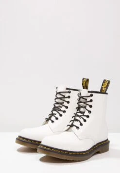 Dr. Martens 1460 8 Eye- Veterboots - White 12 Dr. Martens 1460 8 Eye- Veterboots - White -Bootsmith Hub Verkoopwinkel afef26d300f144928b29d49273597ea0