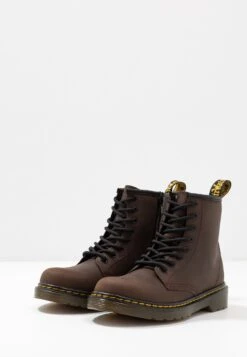 Dr. Martens 1460 Serena J Republic Wp - Veterboots - Dark Brown -Bootsmith Hub Verkoopwinkel b36c8951d27a4f9f9966c6bcbb6f48a8