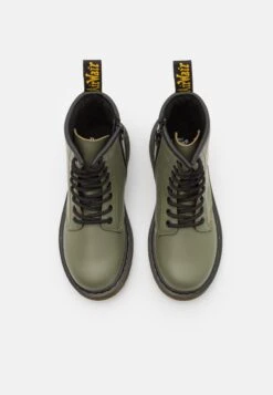 Dr. Martens 1460 Unisex - Veterboots - Khaki Green Romario -Bootsmith Hub Verkoopwinkel b53786f8aec54e1e862888e027c839c1
