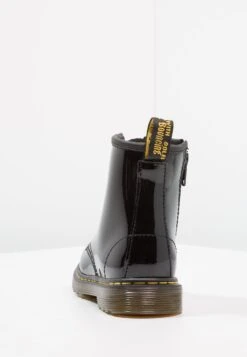 Dr. Martens 1460 J Patent - Veterboots - Schwarz -Bootsmith Hub Verkoopwinkel b53ccf2b8d754cbbb91615d7f4d937f9