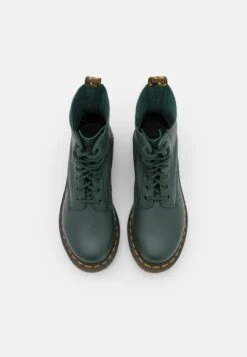 Dr. Martens Pascal - Veterboots - Pine Green Virginia -Bootsmith Hub Verkoopwinkel b64f14ad904841c08a3415aef90458d9
