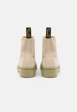 Dr. Martens 1460 Unisex - Veterboots - Parchment Beige -Bootsmith Hub Verkoopwinkel b6b1863f10e64b28835d8753346bfcf8