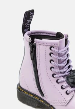 Dr. Martens 1460 T - Veterboots - Lilac -Bootsmith Hub Verkoopwinkel ba4e0cc0d2074dc7bdca37fa8be3cf30