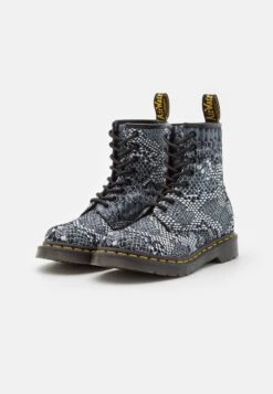 Dr. Martens 1460 - Veterboots - Black/White Classic -Bootsmith Hub Verkoopwinkel bc3b04d96fe9430f99cfe7affab97c2f