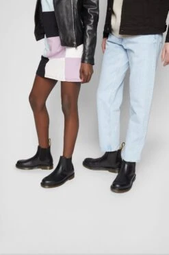 Dr. Martens 2976 Chelsea - Korte Laarzen - Black 13 Dr. Martens 2976 Chelsea - Korte Laarzen - Black -Bootsmith Hub Verkoopwinkel bd20b9861ace4880ba48b6e3c3c9c4d4