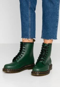 Dr. Martens 1460 Boot - Veterboots - Green Smooth -Bootsmith Hub Verkoopwinkel c373858b3598426bbf46e8f39175df96