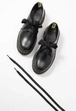 Dr. Martens Holly - Veterschoenen - Black Buttero -Bootsmith Hub Verkoopwinkel cb29356ad2db4f63801fec3f485461d3