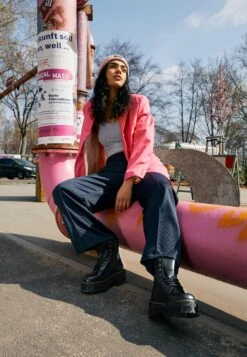 Dr. Martens Jadon - Enkellaarsjes Met Plateauzool - Black -Bootsmith Hub Verkoopwinkel cc8a79203c50425cb491c7f385c86943