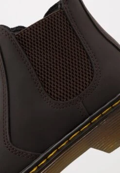 Dr. Martens 2976 J Chelsea - Korte Laarzen - Brown -Bootsmith Hub Verkoopwinkel d1cd53c65e2f43a3b679e2609ba19d25