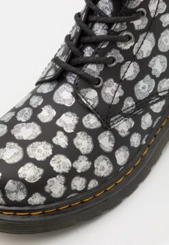 Dr. Martens 1460- Veterboots - Black/Metallic Grey -Bootsmith Hub Verkoopwinkel d8012f149467443d8e90a8cca32fbb2e