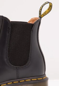 Dr. Martens 2976 Chelsea - Korte Laarzen - Black -Bootsmith Hub Verkoopwinkel dbc806c804634c5799553b9e75e25603