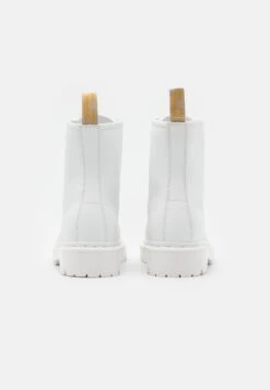 Dr. Martens Vegan 1460 Bex Mono Unisex - Veterboots - Optical White -Bootsmith Hub Verkoopwinkel dc6ddb77716143d7996781459e40b047
