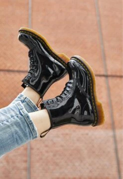 Dr. Martens 1460 8 Eye Boot Lamper - Veterboots - Black