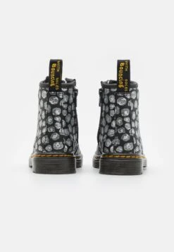 Dr. Martens 1460 - Veterboots - Black/Metallic Grey 8 Dr. Martens 1460 - Veterboots - Black/Metallic Grey -Bootsmith Hub Verkoopwinkel e59e43e7262e4c0a9a578439b11eda46