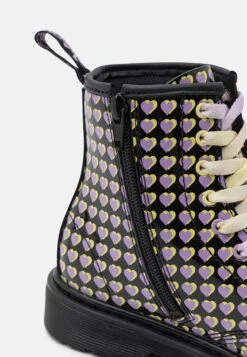 Dr. Martens 1460 J - Veterboots - Black -Bootsmith Hub Verkoopwinkel e62fc94c5a3d44e7ba9654a8d44b451d