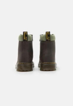 Dr. Martens 1460 Collar Unisex - Veterboots - Dark Brown Wildhorse Lamper/Khaki Green Cosy Comfort 8 Dr. Martens 1460 Collar Unisex - Veterboots - Dark Brown Wildhorse Lamper/Khaki Green Cosy Comfort -Bootsmith Hub Verkoopwinkel e6ec56d016034e34ab9e60ed77ccf7b3