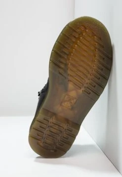 Dr. Martens 2976 J Softy - Korte Laarzen - Black -Bootsmith Hub Verkoopwinkel e820ce17b12c4c66b57b16ed68197546