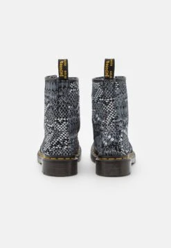 Dr. Martens 1460 - Veterboots - Black/White Classic -Bootsmith Hub Verkoopwinkel e8ca72d134574e7aaeecde33bfd47e3d