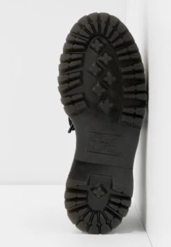 Dr. Martens Holly - Veterschoenen - Black Buttero -Bootsmith Hub Verkoopwinkel e8dd7eb76e6f4c67abf4d65e3ba37f9a