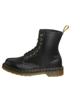 Dr. Martens Winchester Ii Boot 1460 Vegan - Veterboots - Black -Bootsmith Hub Verkoopwinkel e9f5e5b3265c44cabc94addedff66945