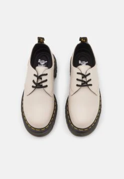 Dr. Martens Audrick 3I Shoe - Veterschoenen - Cobblestone 11 Dr. Martens Audrick 3I Shoe - Veterschoenen - Cobblestone -Bootsmith Hub Verkoopwinkel ebc6f333035741aea54d4179ce48bdd5