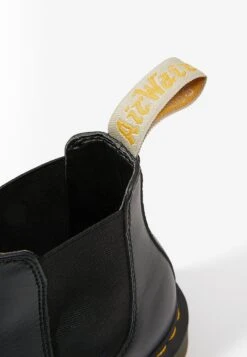 Dr. Martens 2976 Chelsea Vegan - Korte Laarzen - Black -Bootsmith Hub Verkoopwinkel ebdf0624aac148379934b56912013ba6