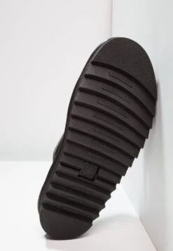 Dr. Martens Myles Slide - Muiltjes - Black -Bootsmith Hub Verkoopwinkel ef62828e33144db186d5cfdb010b3030