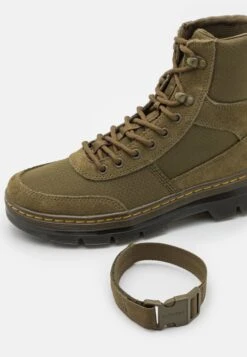 Dr. Martens Combs Tech Unisex - Veterboots - Olive -Bootsmith Hub Verkoopwinkel f313ef50672d4280867b5cf110681219