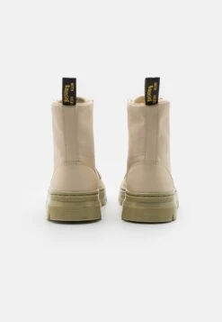 Dr. Martens Combs Unisex - Veterboots - Parchment Beige -Bootsmith Hub Verkoopwinkel f97f1af479b847fca793ab58566402d2