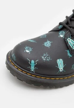 Dr. Martens 1460 Unisex - Veterboots - Black 11 Dr. Martens 1460 Unisex - Veterboots - Black -Bootsmith Hub Verkoopwinkel fc5a516011584f3998f6210121a6dd8f