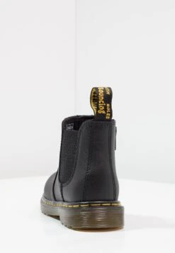 Dr. Martens 2976 J Softy - Korte Laarzen - Black -Bootsmith Hub Verkoopwinkel fc60dd2fb9014e2a903c0af9aa872d72