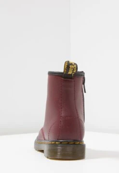 Dr. Martens 1460 J Softy - Veterboots - Cherry Red -Bootsmith Hub Verkoopwinkel fde9b795a33041e498c2d605889cf639